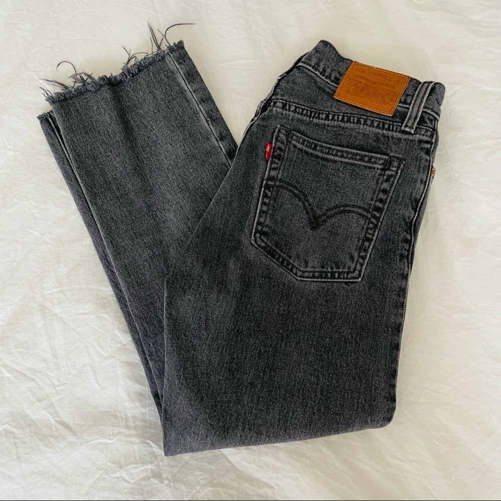 LEVI Wedgie Straight Raw Hem Jean